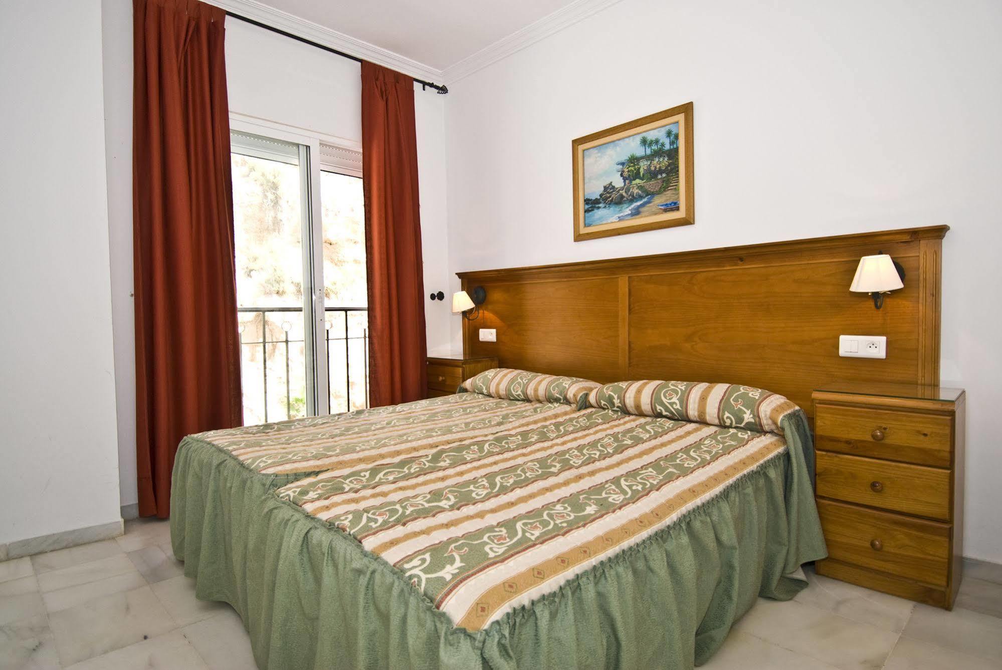 Apartamentos Hc Burriana Playa Nerja Exterior foto